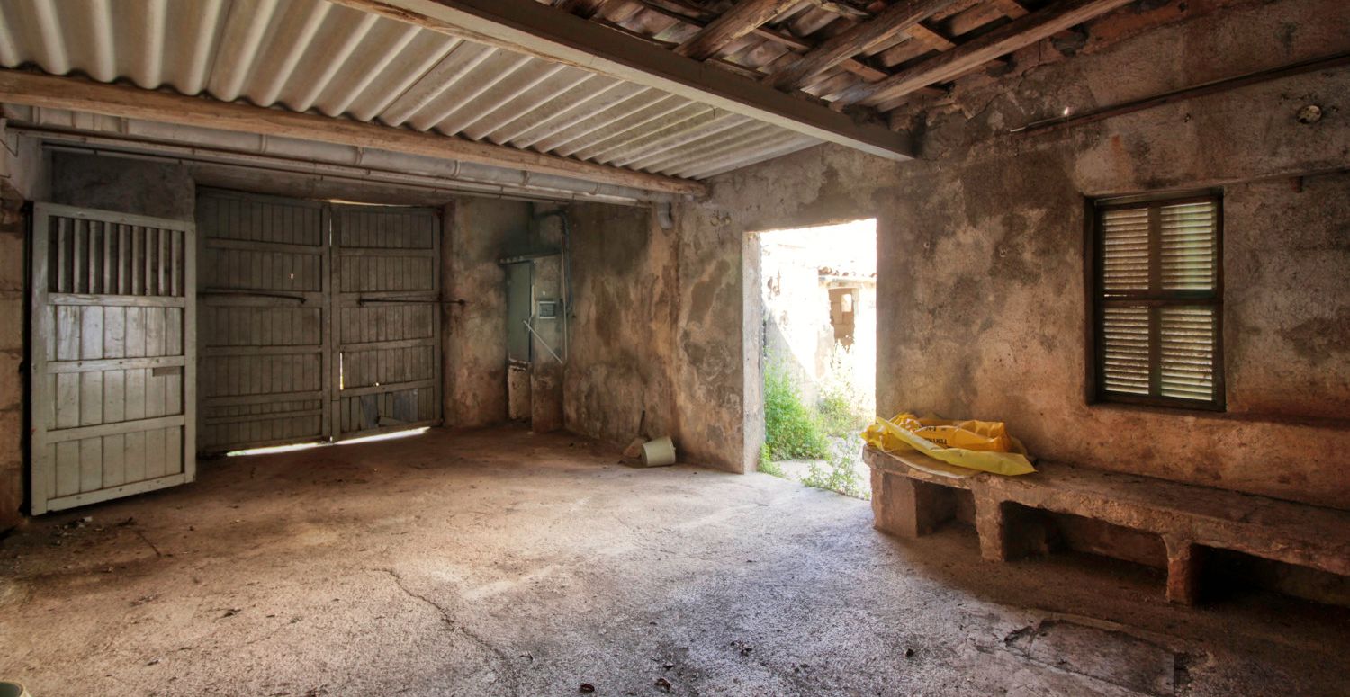 Zu-verkaufen-historisches-Landhaus-am-Rande-von-Manacor