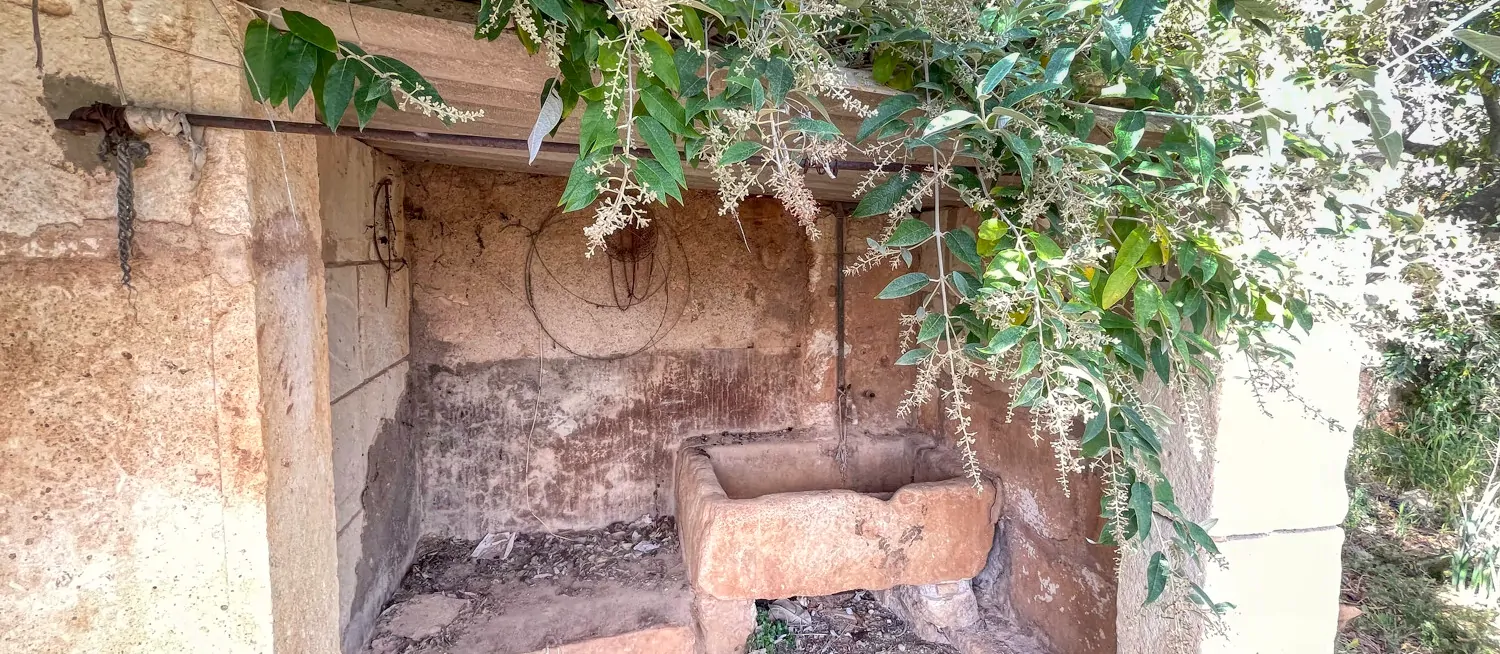 Zu-verkaufen-historisches-Landhaus-am-Rande-von-Manacor