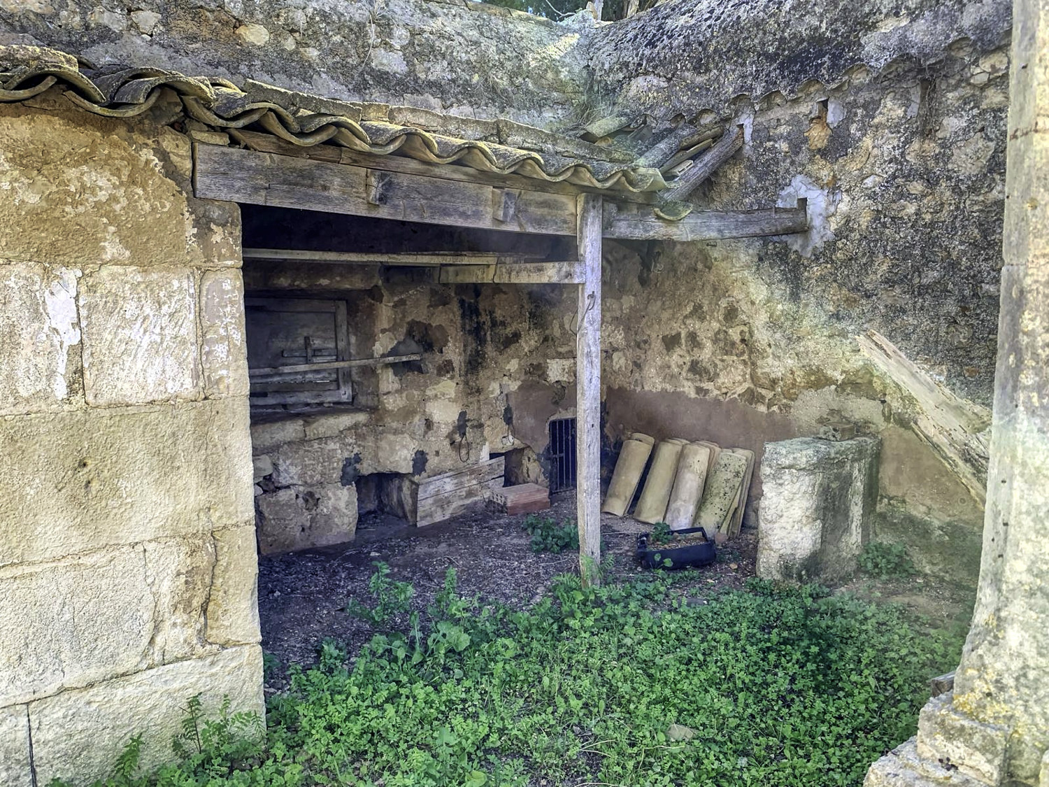 Zu-verkaufen-historisches-Landhaus-am-Rande-von-Manacor