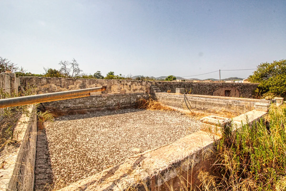 For-sale-historic-rustic-house-on-the-outskirts-of-Manacor