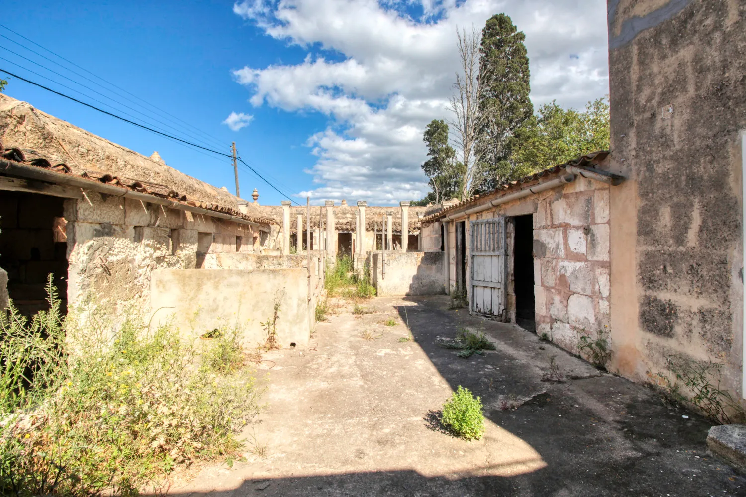 For-sale-historic-rustic-house-on-the-outskirts-of-Manacor