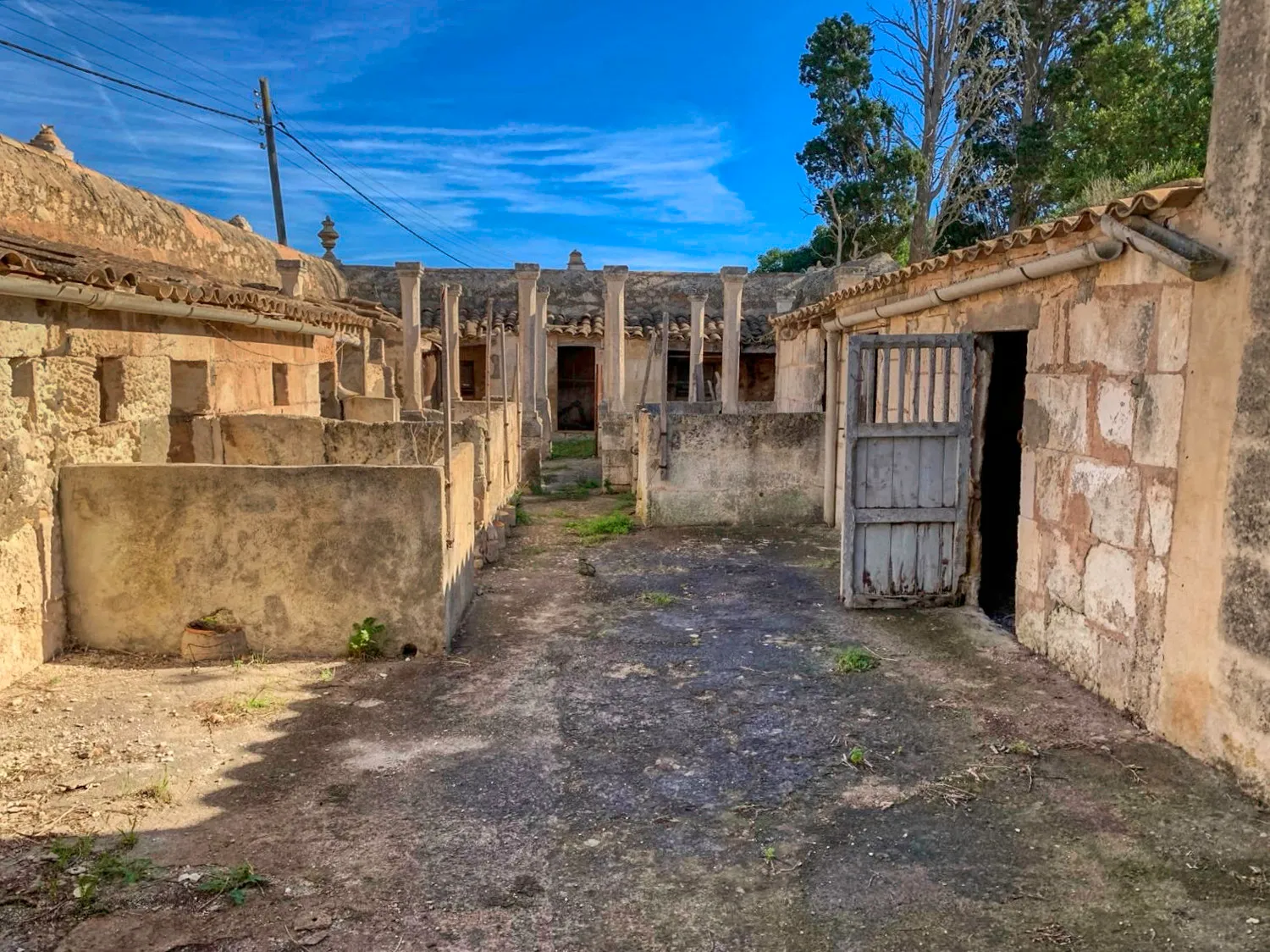For-sale-historic-rustic-house-on-the-outskirts-of-Manacor