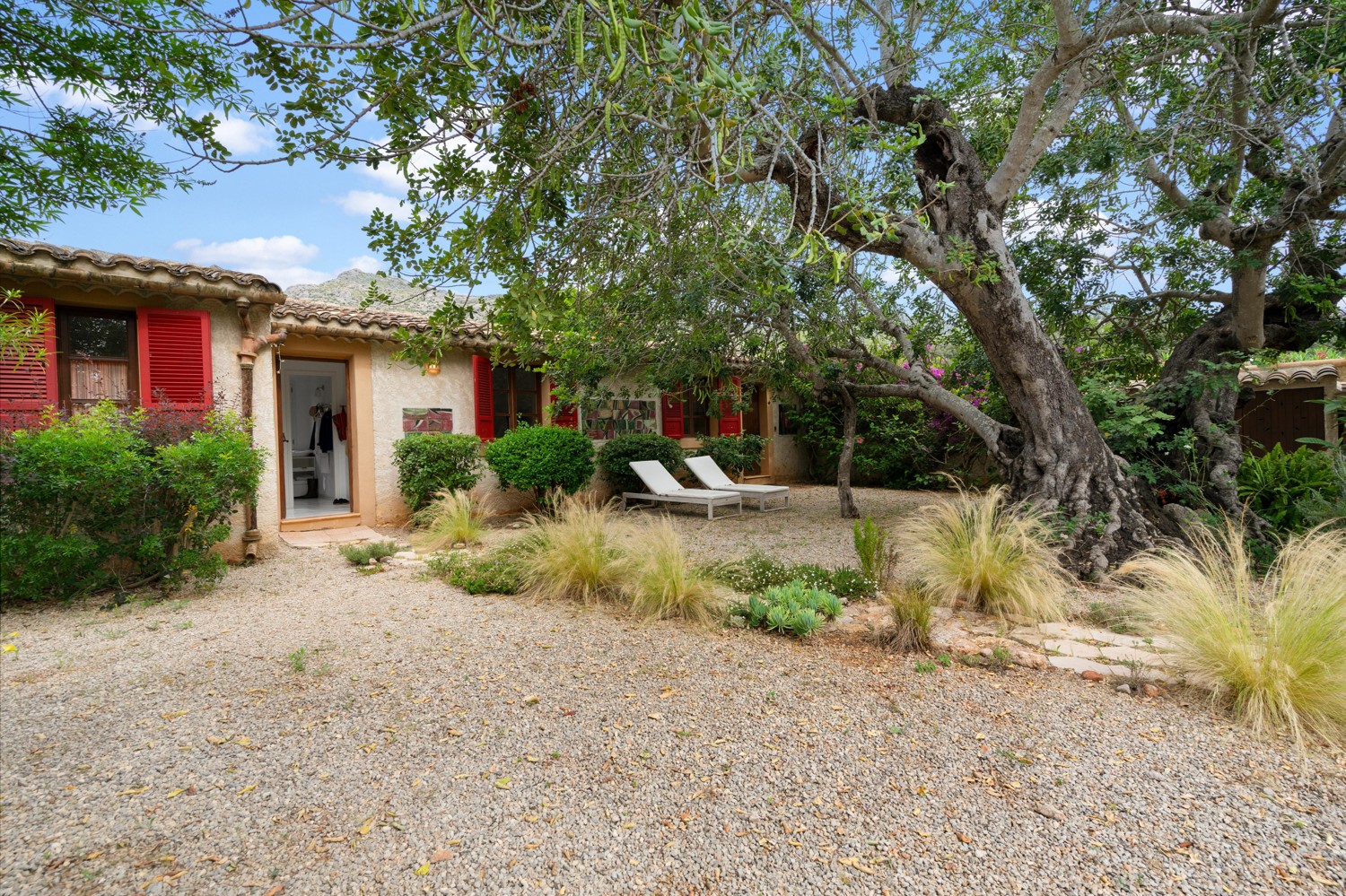 Finca-con-piscina-y-licencia-turística-en-Pollensa