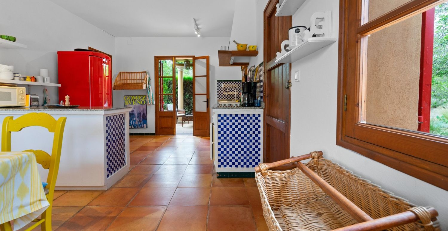 Finca-mit-Pool-und-Touristen-Lizenz-in-Pollensa