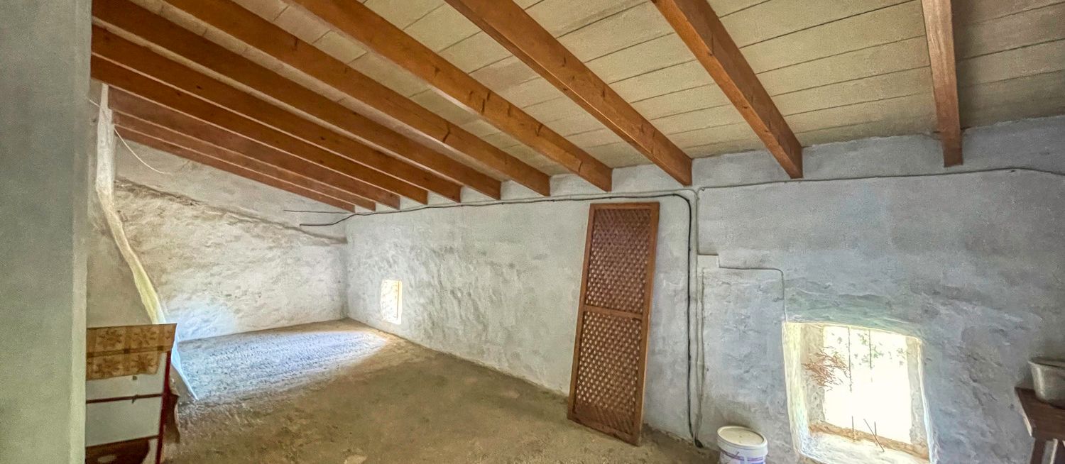 Zu-verkaufen-schönes-rustikales-Haus-zwischen-Manacor-und-Porto-Cristo