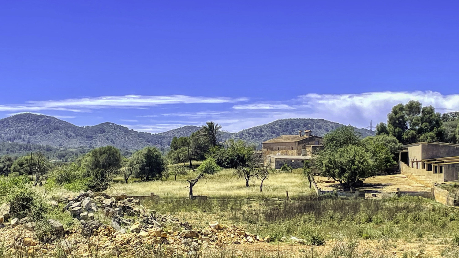 Zu-verkaufen-schönes-rustikales-Haus-zwischen-Manacor-und-Porto-Cristo