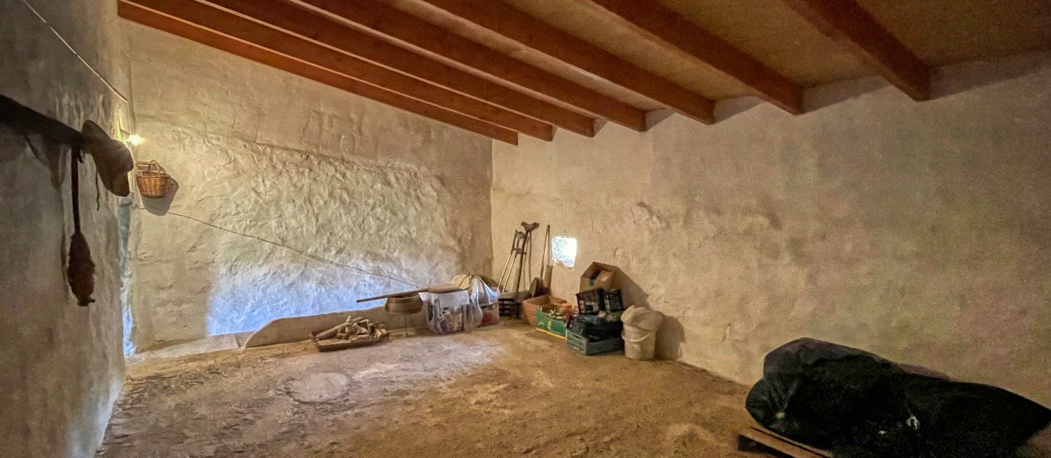 Zu-verkaufen-schönes-rustikales-Haus-zwischen-Manacor-und-Porto-Cristo
