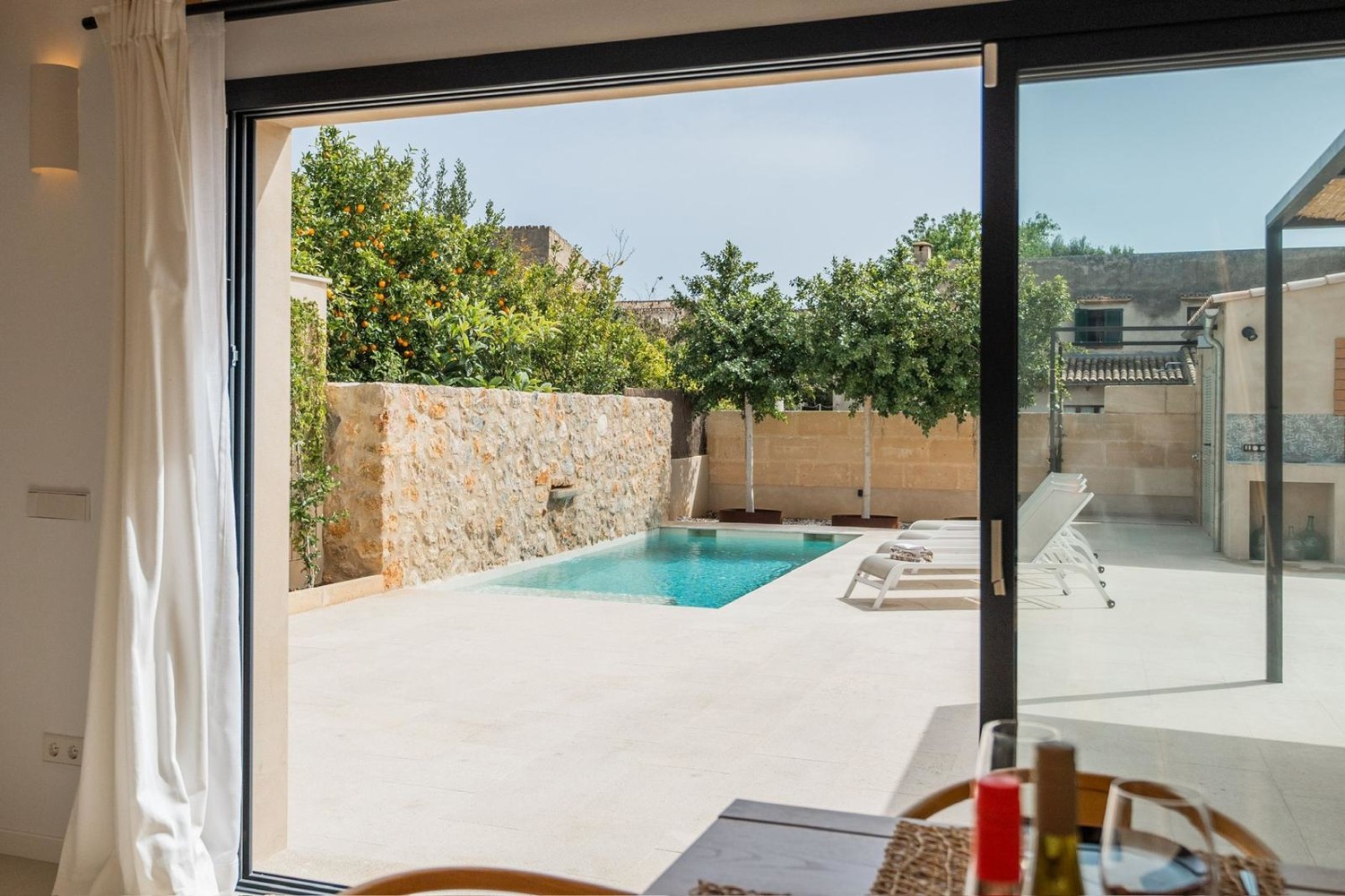 Casa-renovada-con-piscina-en-Campanet