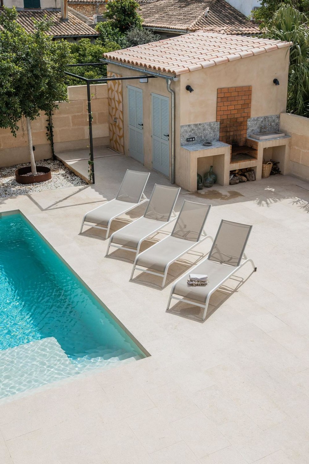 Casa-renovada-con-piscina-en-Campanet