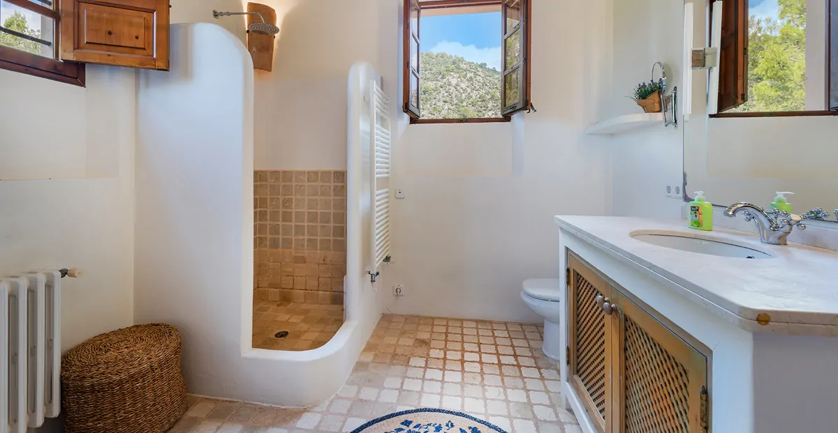 Spektakuläre-Finca-mit-unverbaubarem-Blick-in-Pollensa-Mallorca