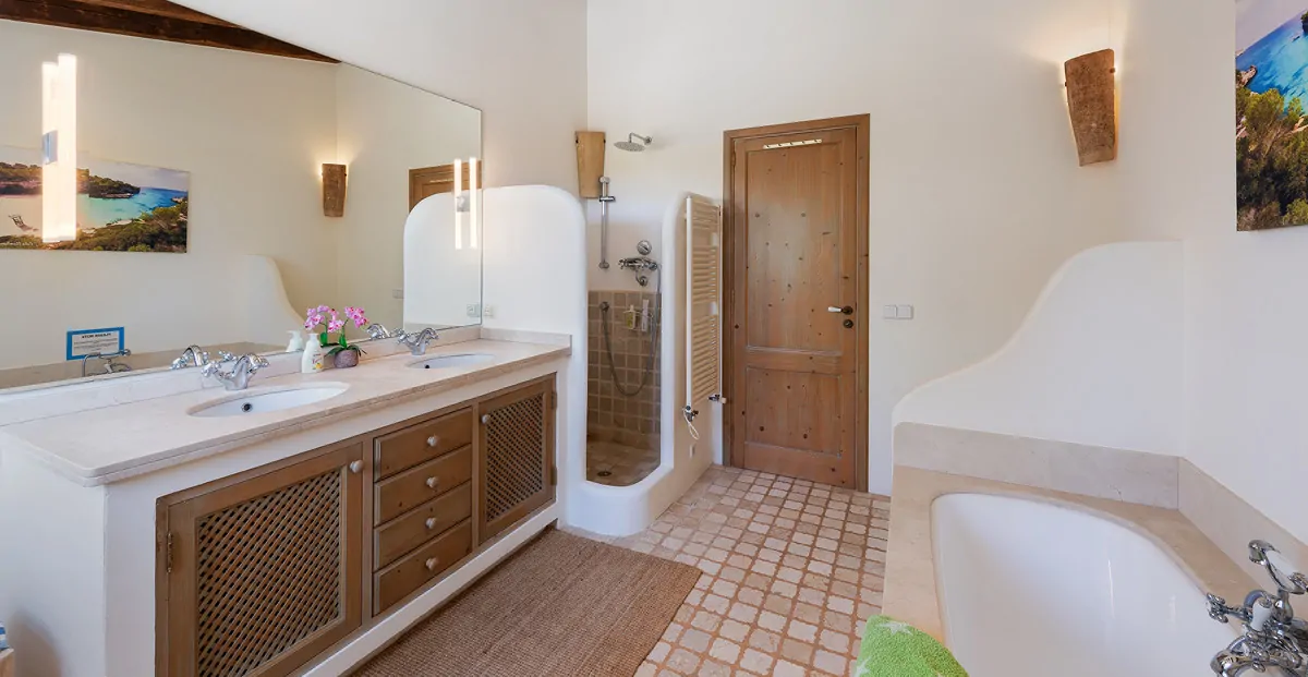 Spektakuläre-Finca-mit-unverbaubarem-Blick-in-Pollensa-Mallorca