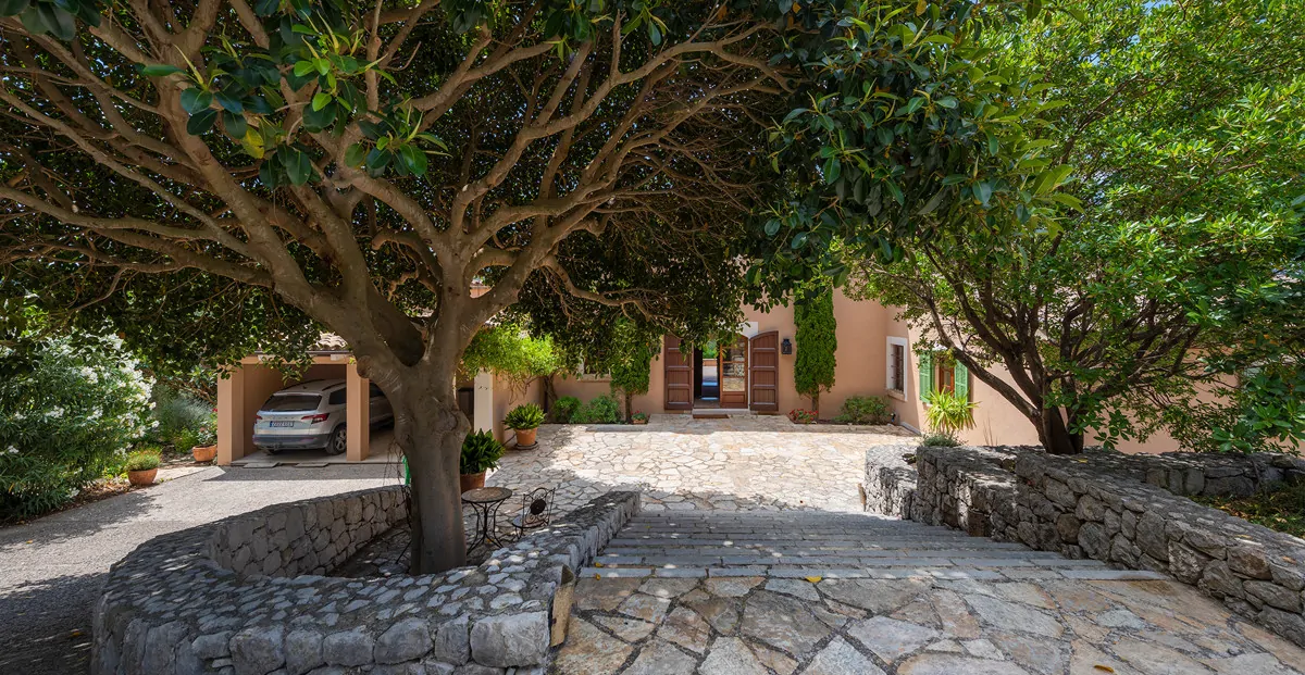 Spektakuläre-Finca-mit-unverbaubarem-Blick-in-Pollensa-Mallorca