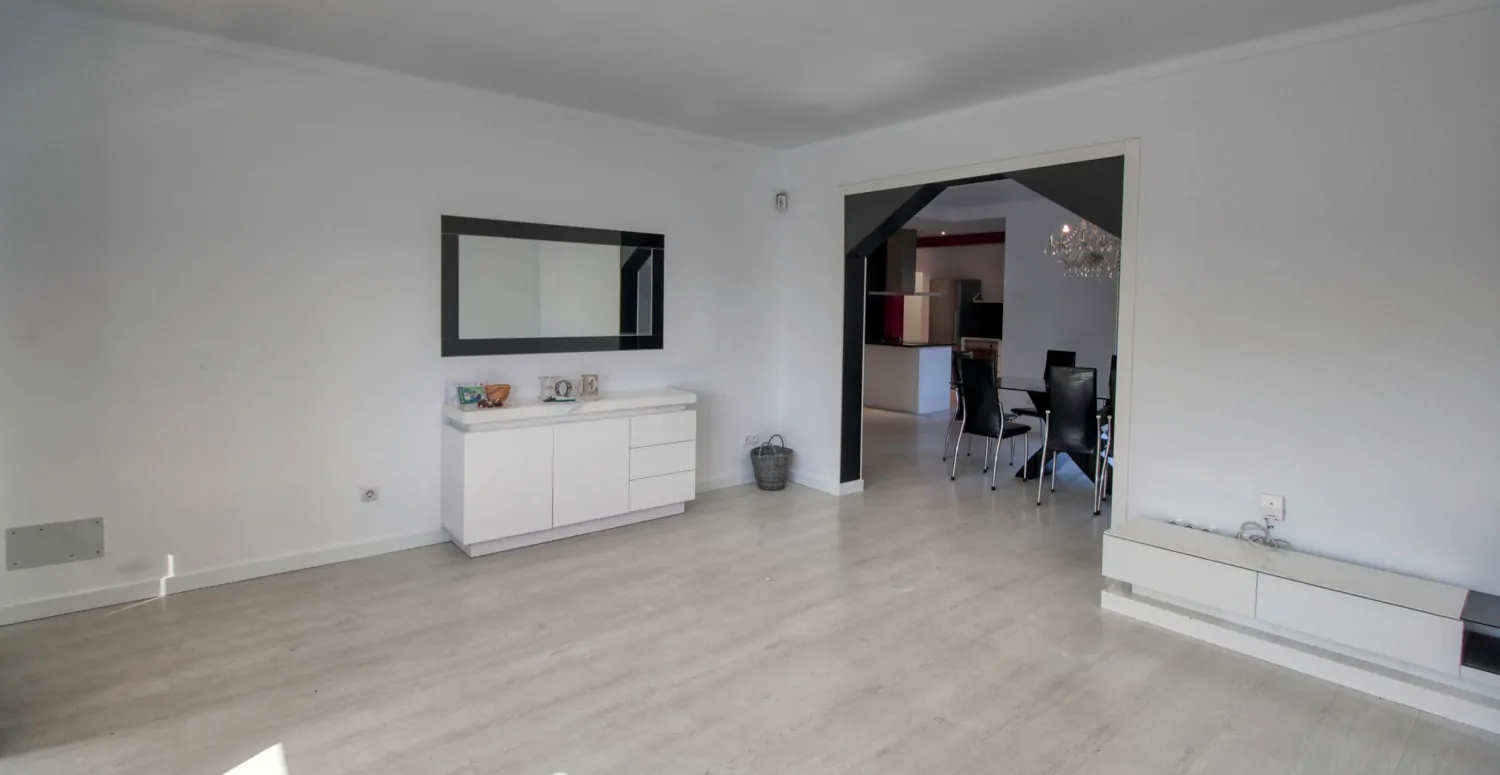 Zu-verkaufen-fantastisches-renoviertes-Haus-in-zweiter-Meereslinie-in-Cala-Morlanda-Mallorca