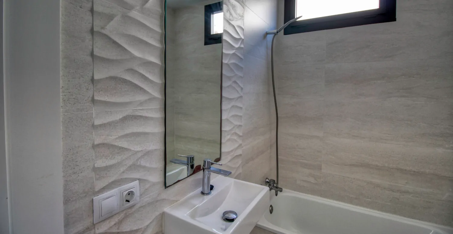 Zu-verkaufen-fantastisches-renoviertes-Haus-in-zweiter-Meereslinie-in-Cala-Morlanda-Mallorca