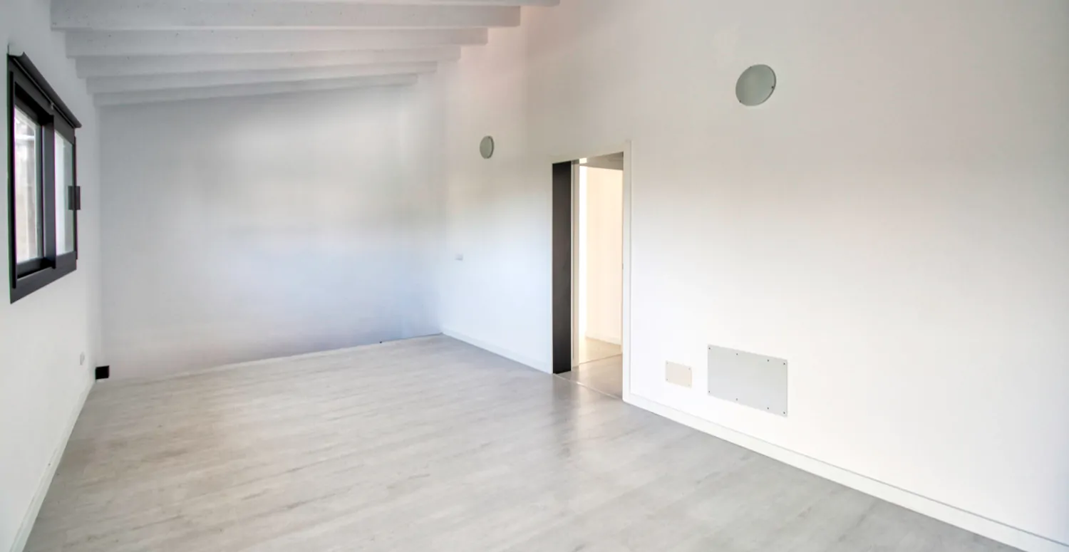 Zu-verkaufen-fantastisches-renoviertes-Haus-in-zweiter-Meereslinie-in-Cala-Morlanda-Mallorca