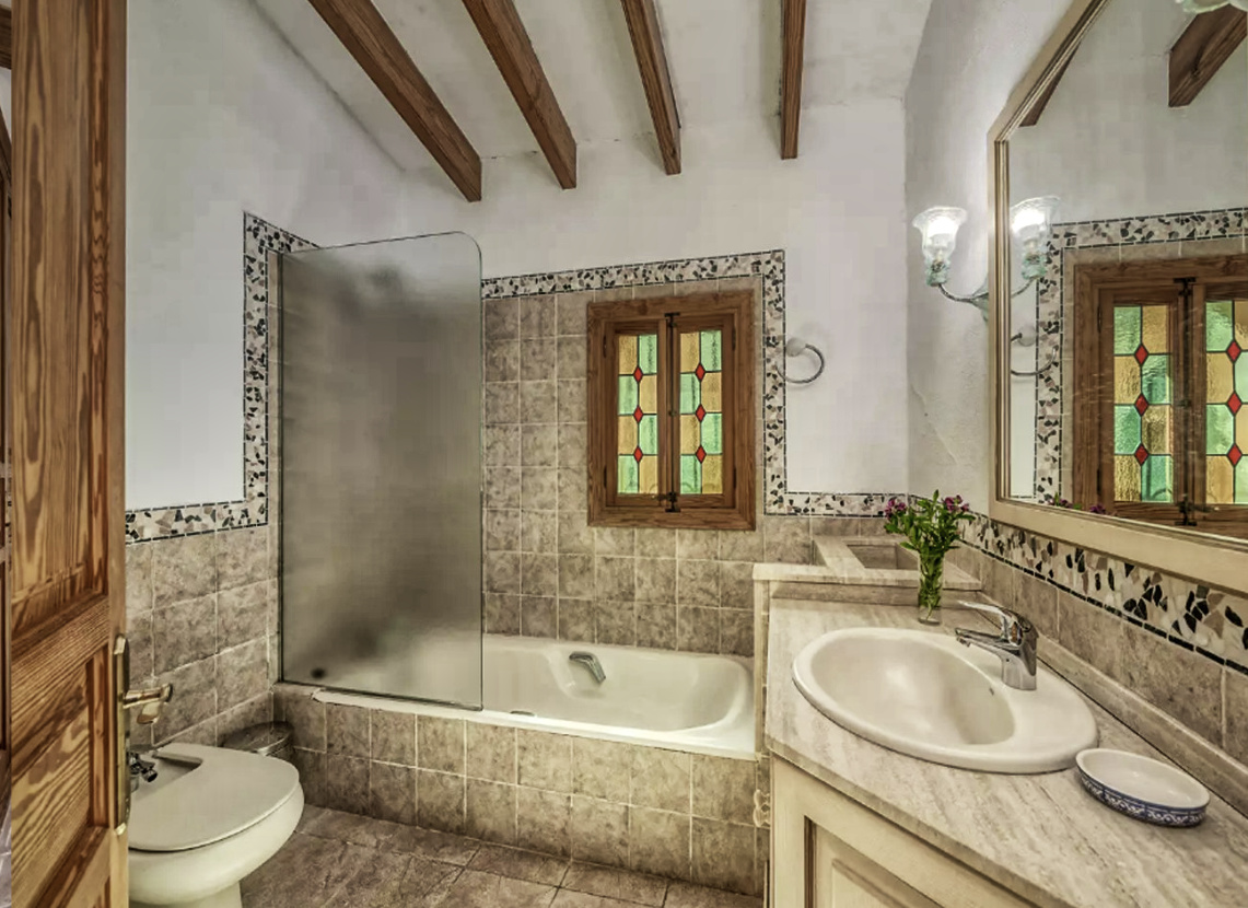 Zu verkaufen Finca mit zwei Villen, Ferienlizenz und Pools mit Jacuzzi in der Nähe von Puerto de Pollensa