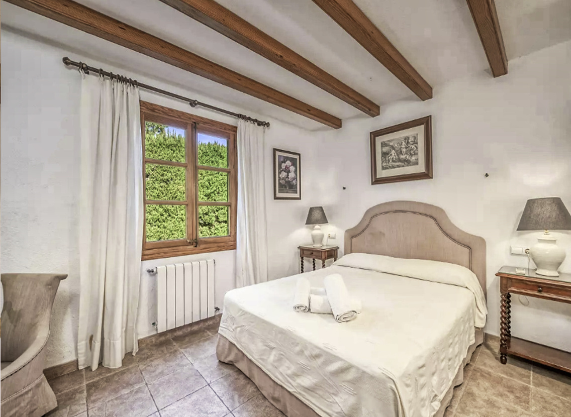 Zu verkaufen Finca mit zwei Villen, Ferienlizenz und Pools mit Jacuzzi in der Nähe von Puerto de Pollensa