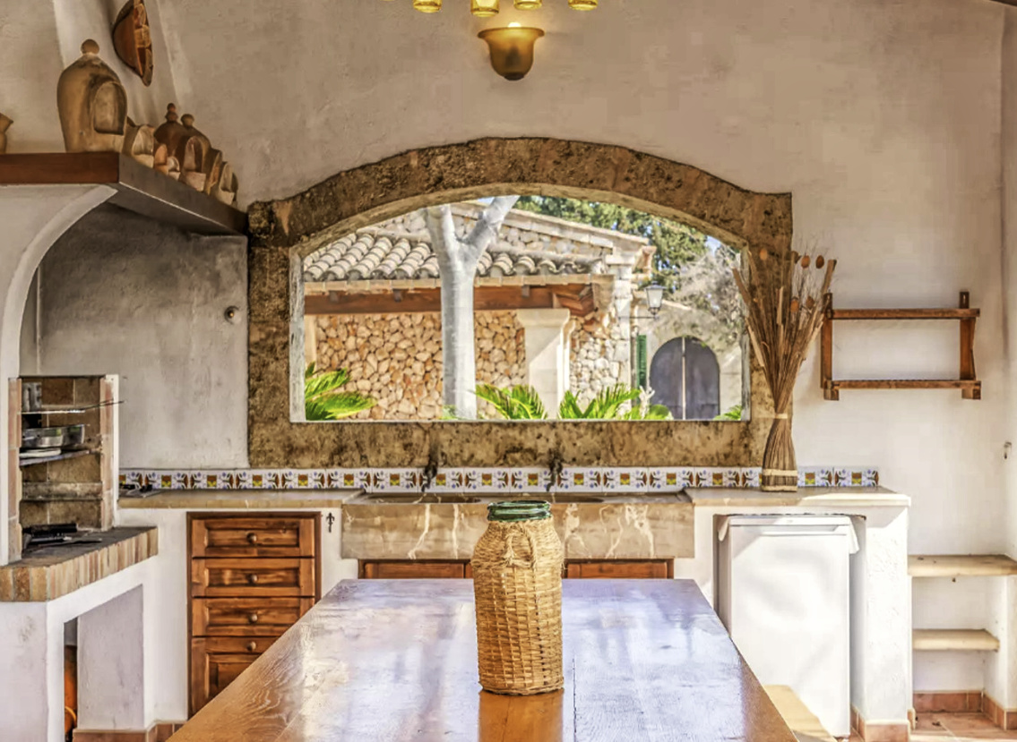 Zu verkaufen Finca mit zwei Villen, Ferienlizenz und Pools mit Jacuzzi in der Nähe von Puerto de Pollensa