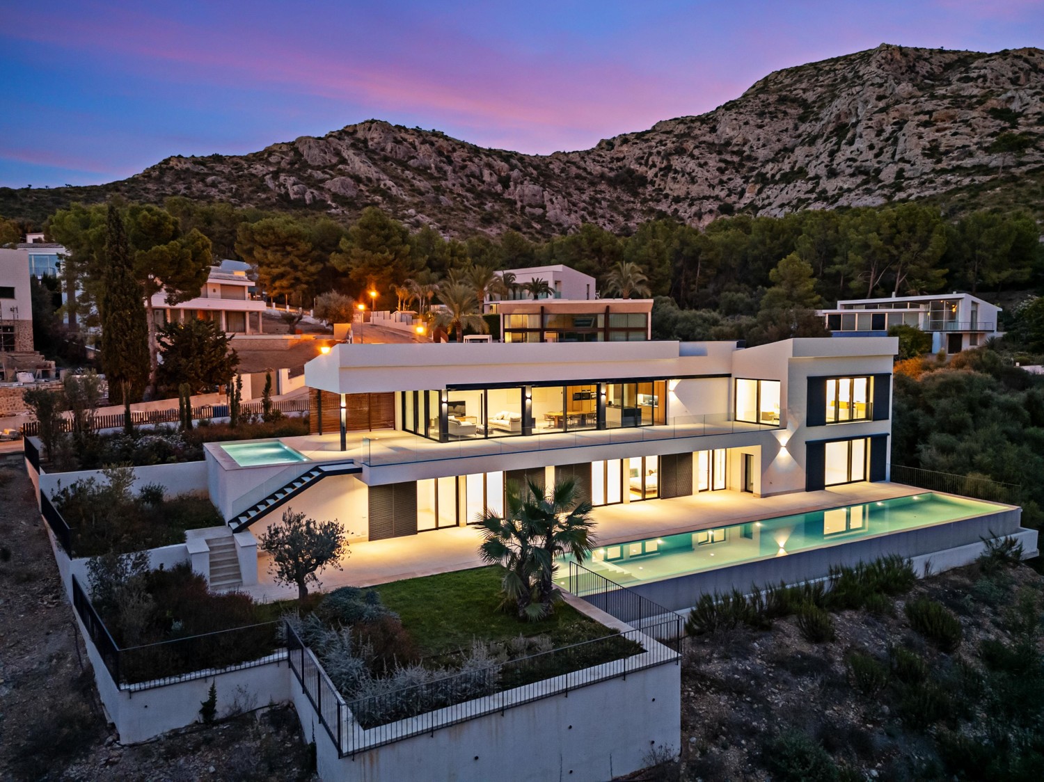 Ausgezeichnete-Neubau-Villa-mit-Aussicht-im-Bonaire