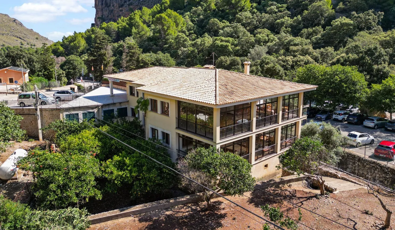 Restaurant-mit-Wohnung-in-Sa-Calobra