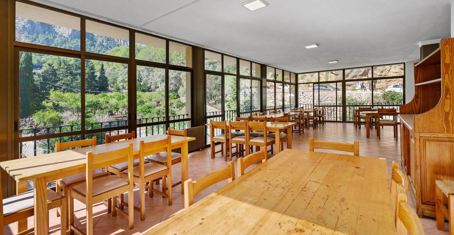 Restaurant-mit-Wohnung-in-Sa-Calobra