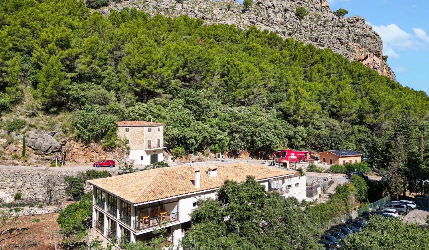 Restaurant-mit-Wohnung-in-Sa-Calobra