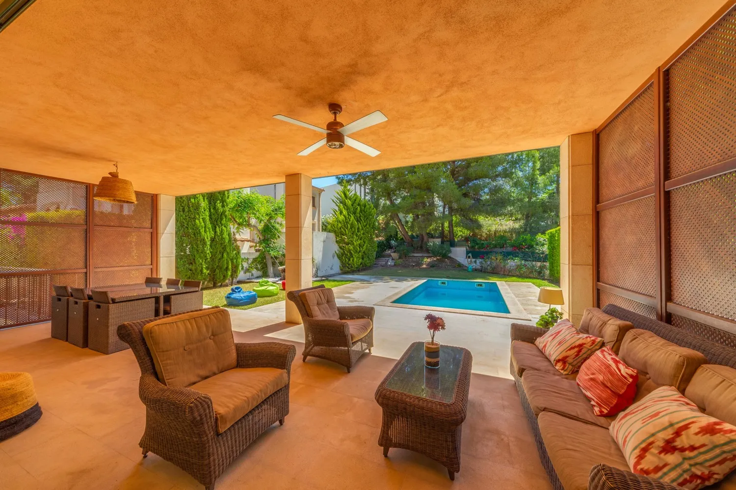 Villa-with-pool-near-sea-Mal-Pas-Bonaire