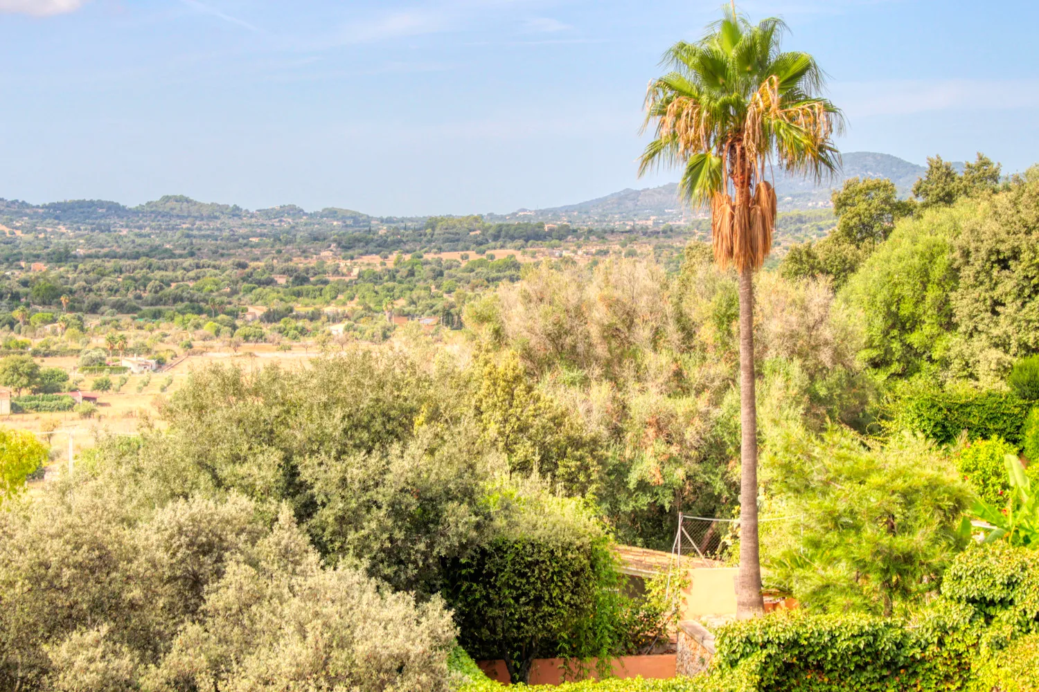 Large-traditional-house-with-large-garden-and-terrace-with-unobstructed-views-in-Campanet