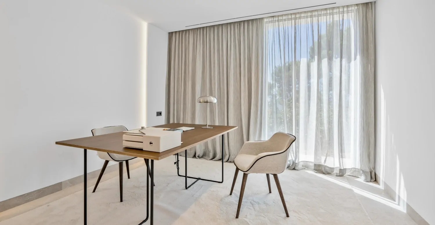 Villa-mit-zwei-Poolen-und-Seeblick-in-Bonaire-Alcudia