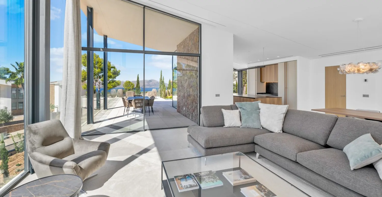 Villa-mit-zwei-Poolen-und-Seeblick-in-Bonaire-Alcudia