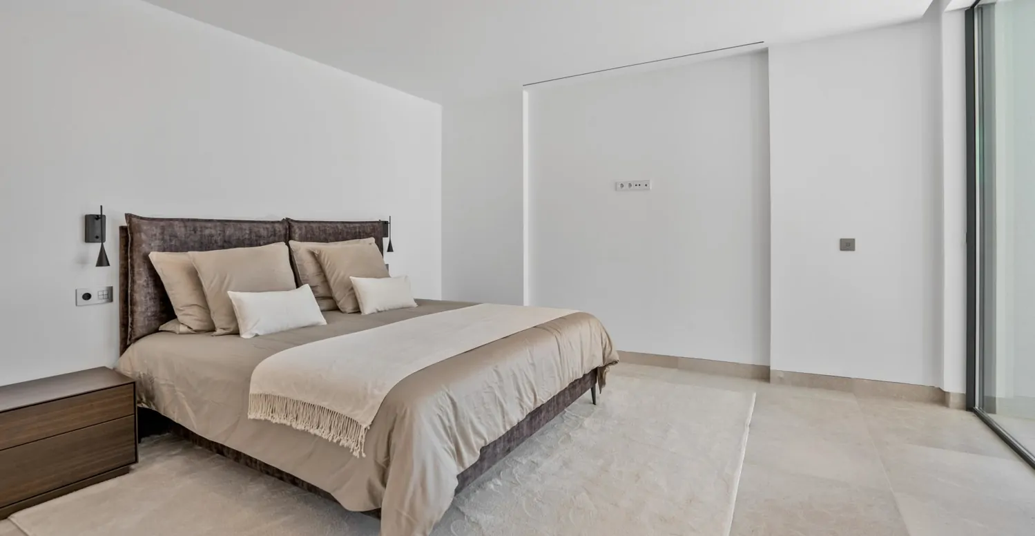 Villa-mit-zwei-Poolen-und-Seeblick-in-Bonaire-Alcudia