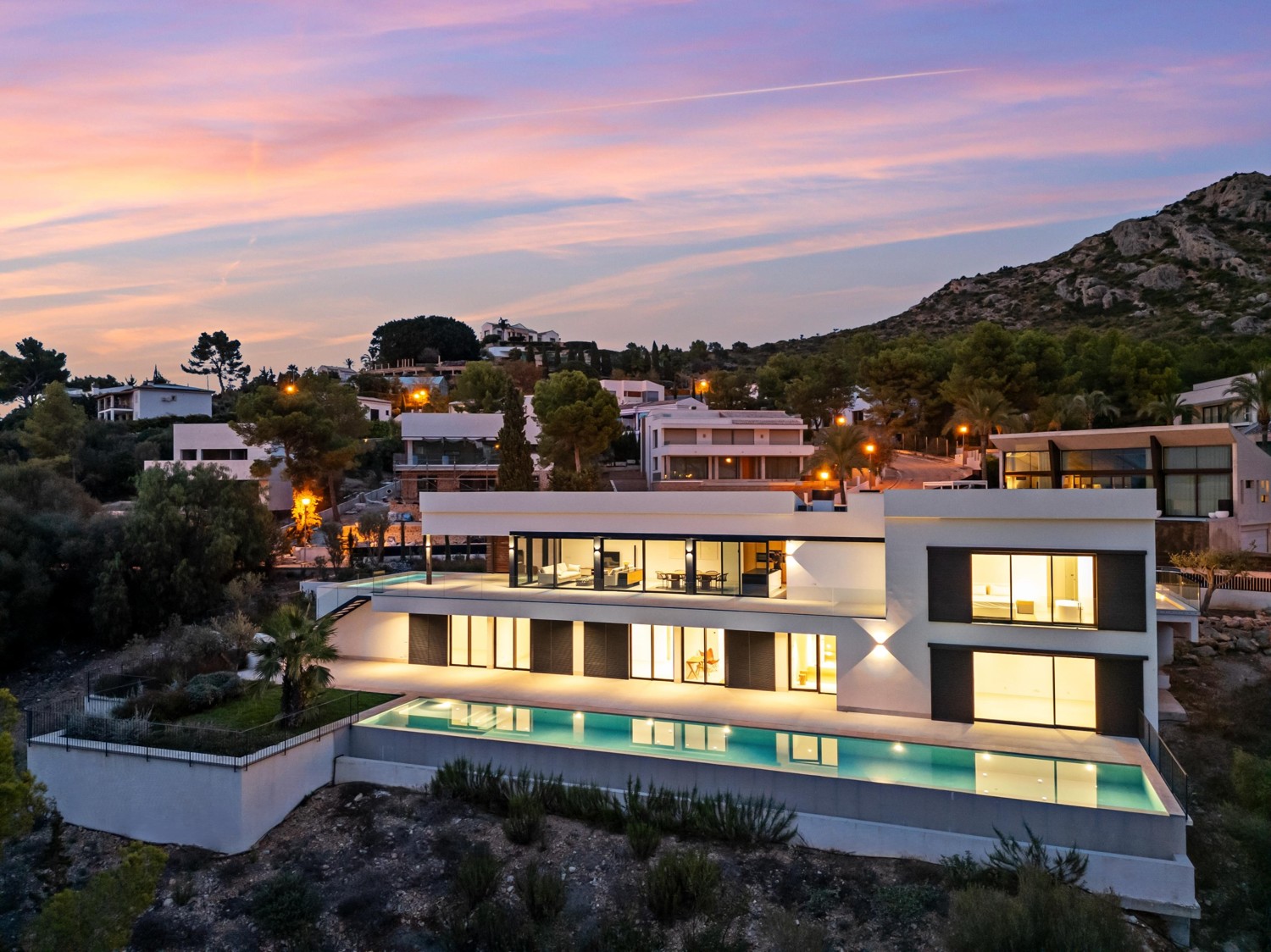 Ausgezeichnete-Neubau-Villa-mit-Aussicht-im-Bonaire