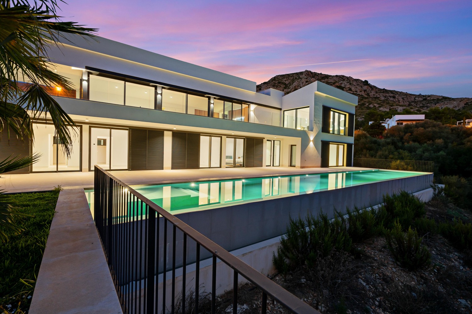 Ausgezeichnete-Neubau-Villa-mit-Aussicht-im-Bonaire