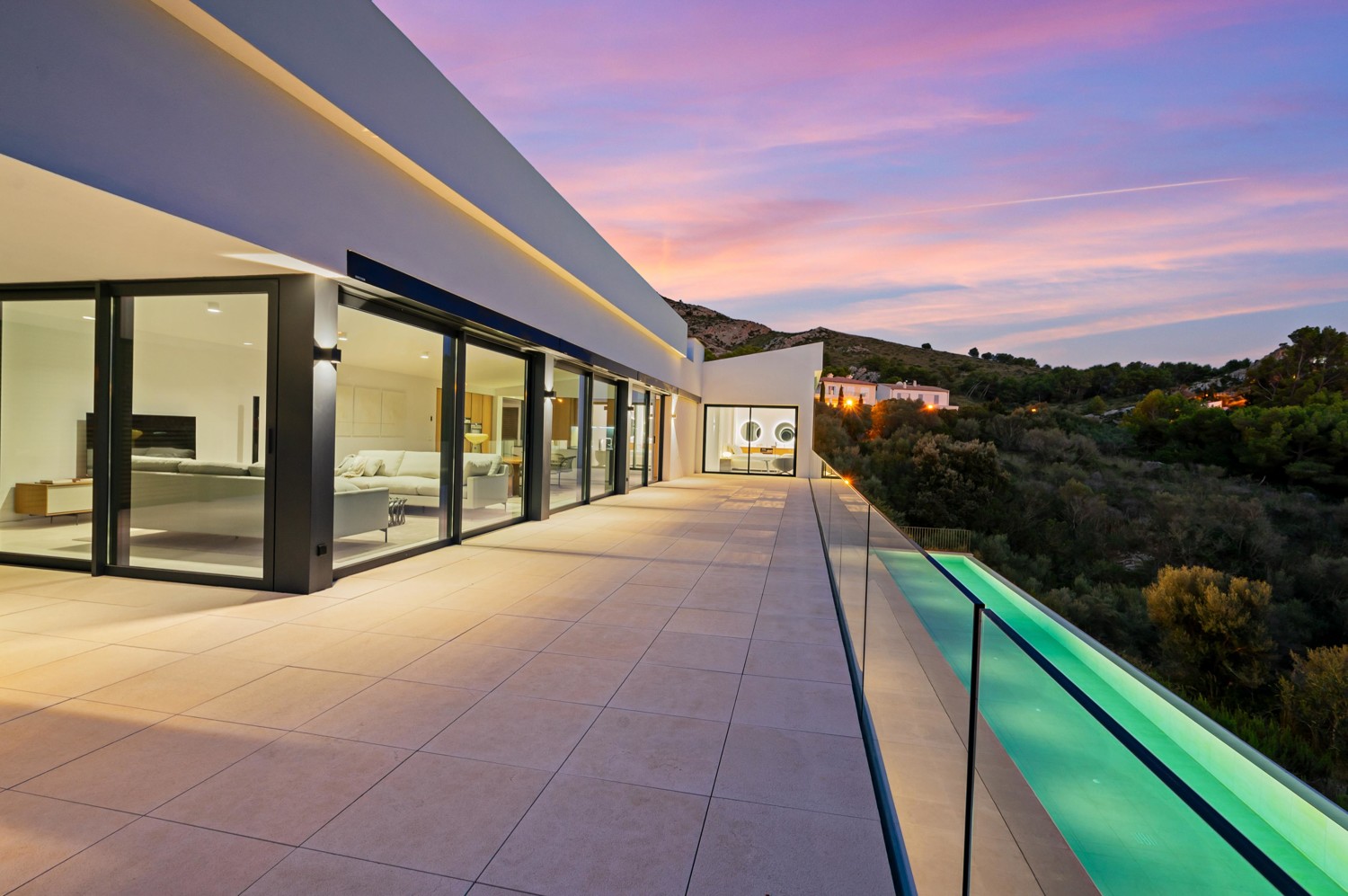 Ausgezeichnete-Neubau-Villa-mit-Aussicht-im-Bonaire