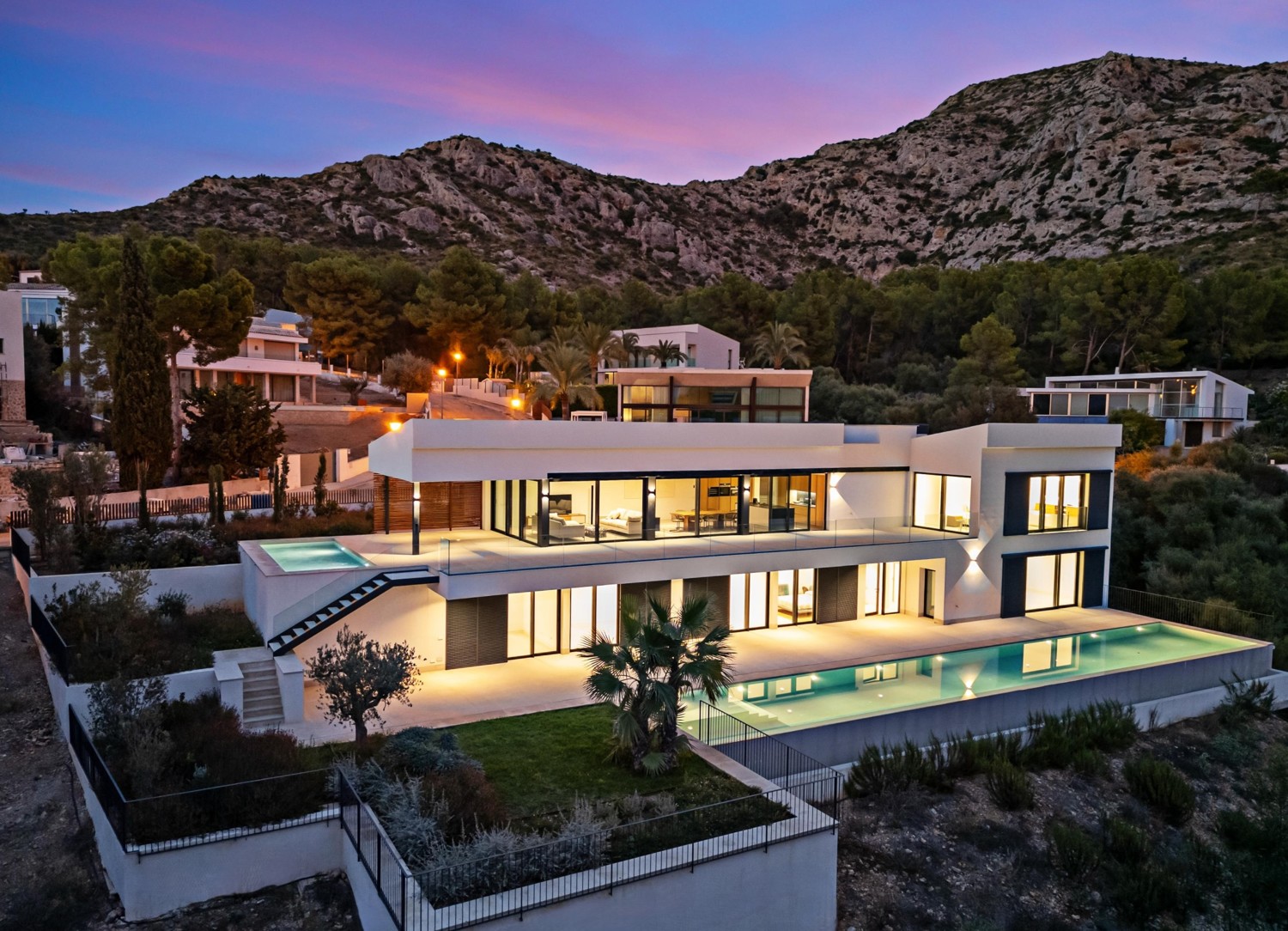 Ausgezeichnete-Neubau-Villa-mit-Aussicht-im-Bonaire