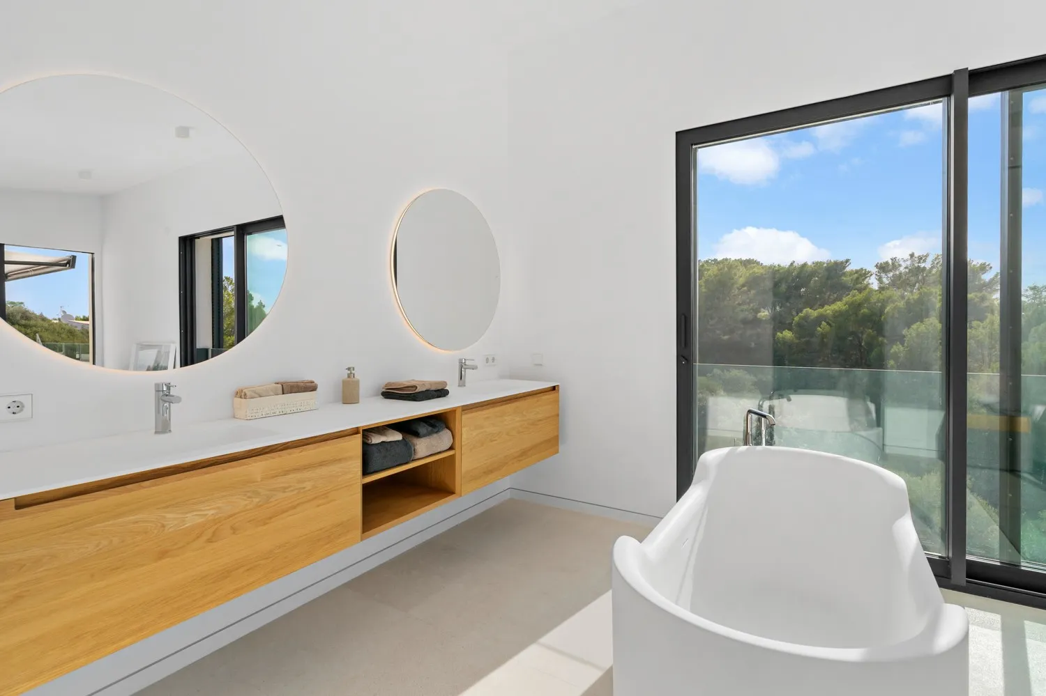Excellent-new-build-villa-with-views-in-Bonaire