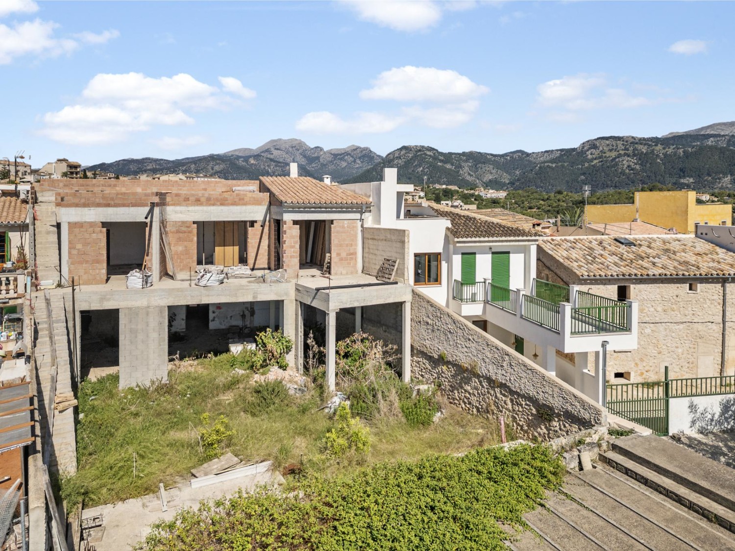 Haus-mit-Projekt-und-Baugenehmigung-in-Campanet