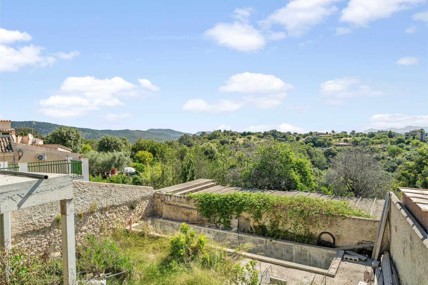 Haus-mit-Projekt-und-Baugenehmigung-in-Campanet