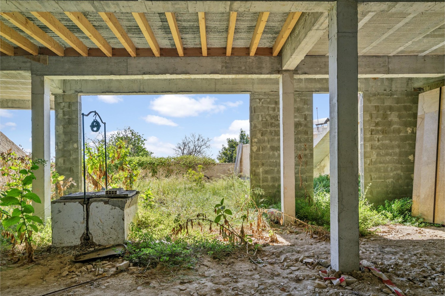 Haus-mit-Projekt-und-Baugenehmigung-in-Campanet