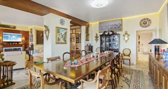 von_poll_real_estate_property_ES243745027_image_39