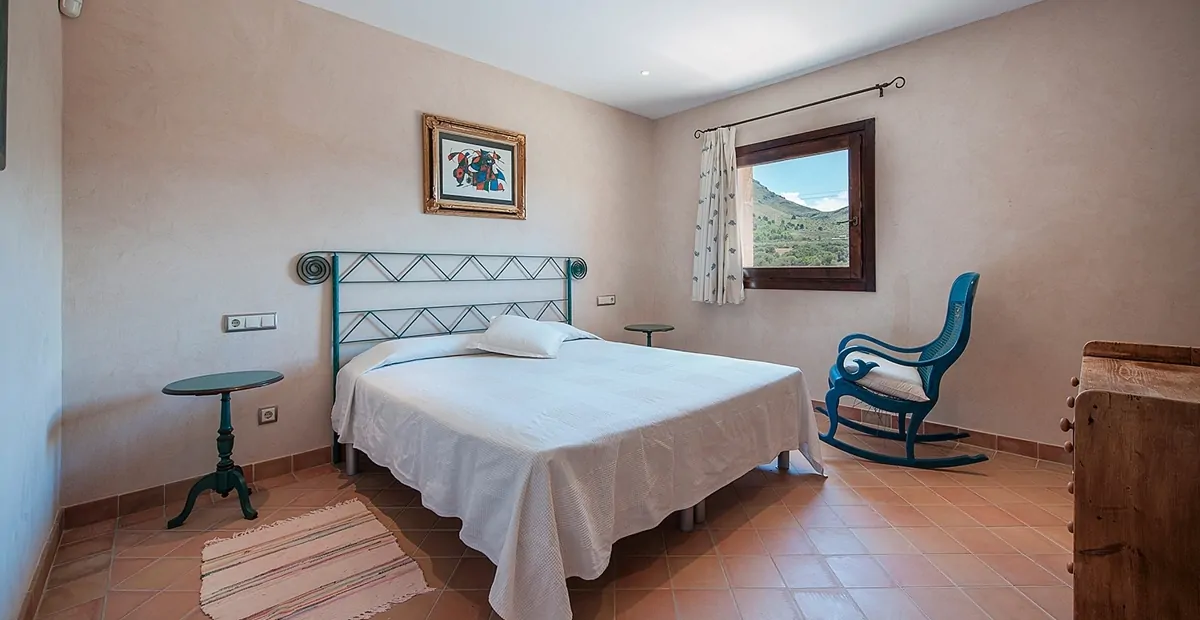 Schlafzimmer des Landhauses in der Nähe von Colonia Sant Pere, Mallorca