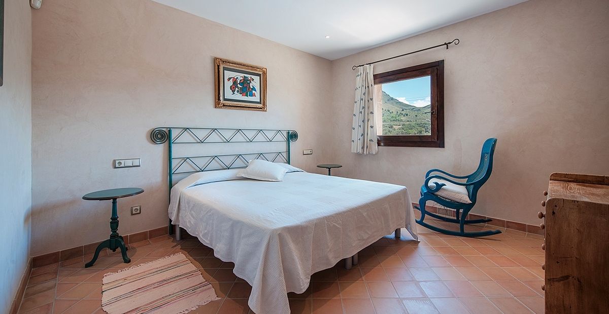 Schlafzimmer des Landhauses in der Nähe von Colonia Sant Pere, Mallorca