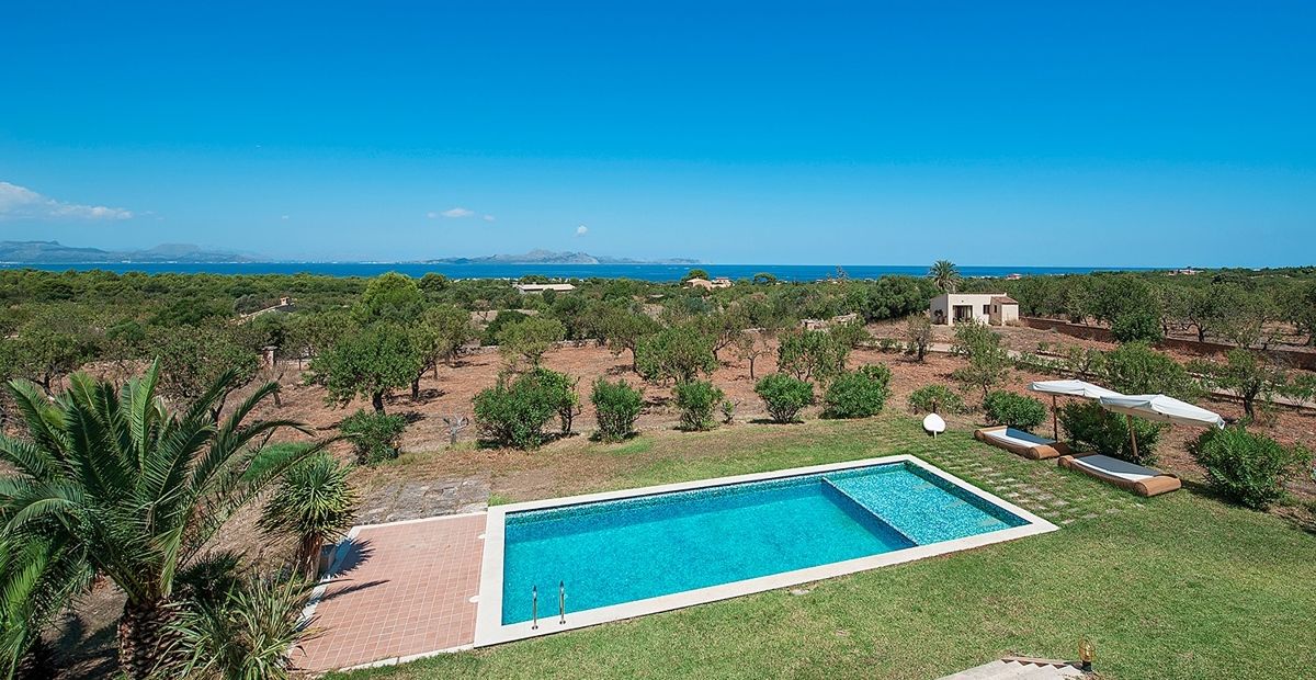 Pool des Landhauses in der Nähe von Colonia Sant Pere, Mallorca
