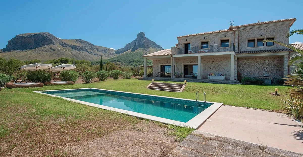 Landhaus in der Nähe von Colonia Sant Pere mit Panoramablick auf das Meer