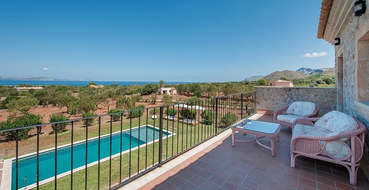 Terrasse des Landhauses in der Nähe von Colonia Sant Pere, Mallorca