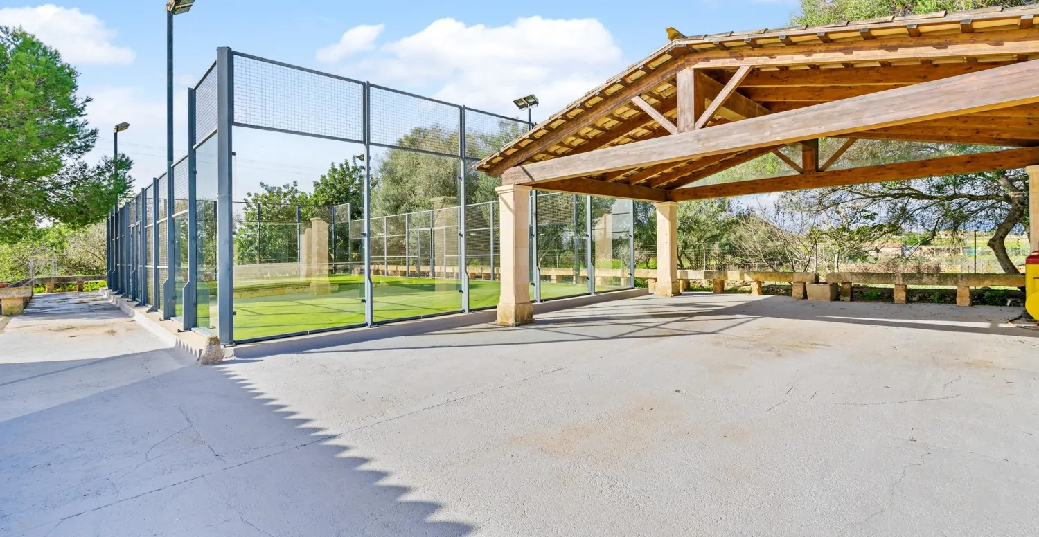 Finca-mit-Pool-bei-Santa-Margarita