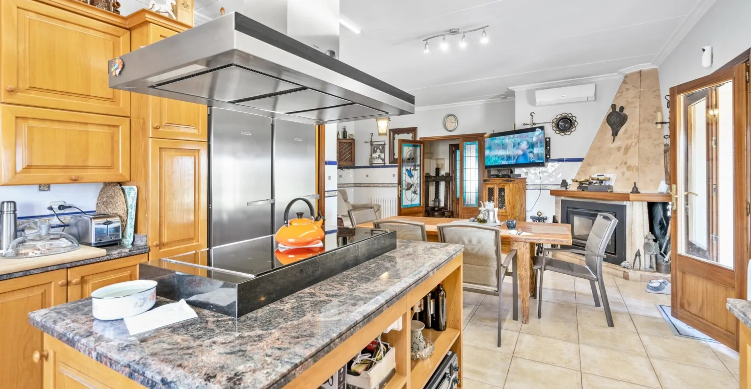 Finca-mit-Pool-bei-Santa-Margarita