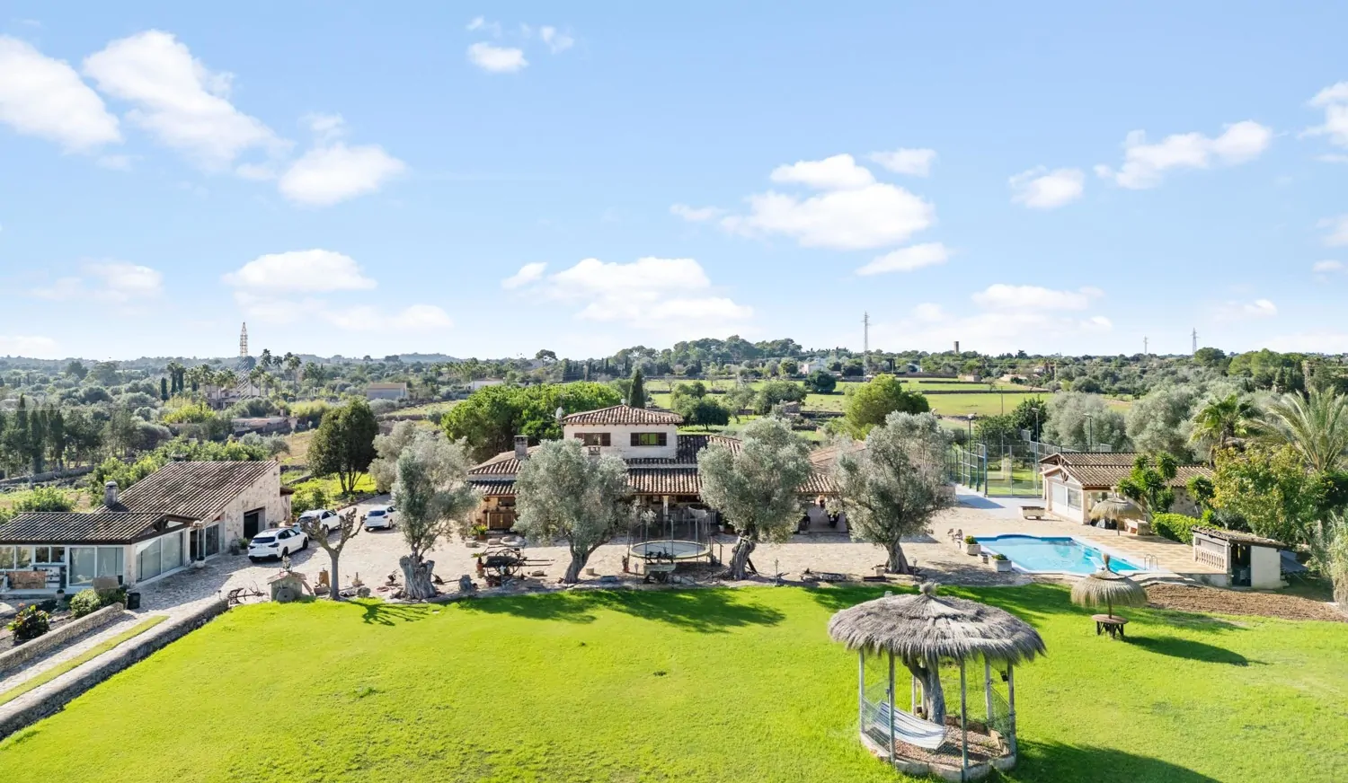 Finca-mit-Pool-bei-Santa-Margarita