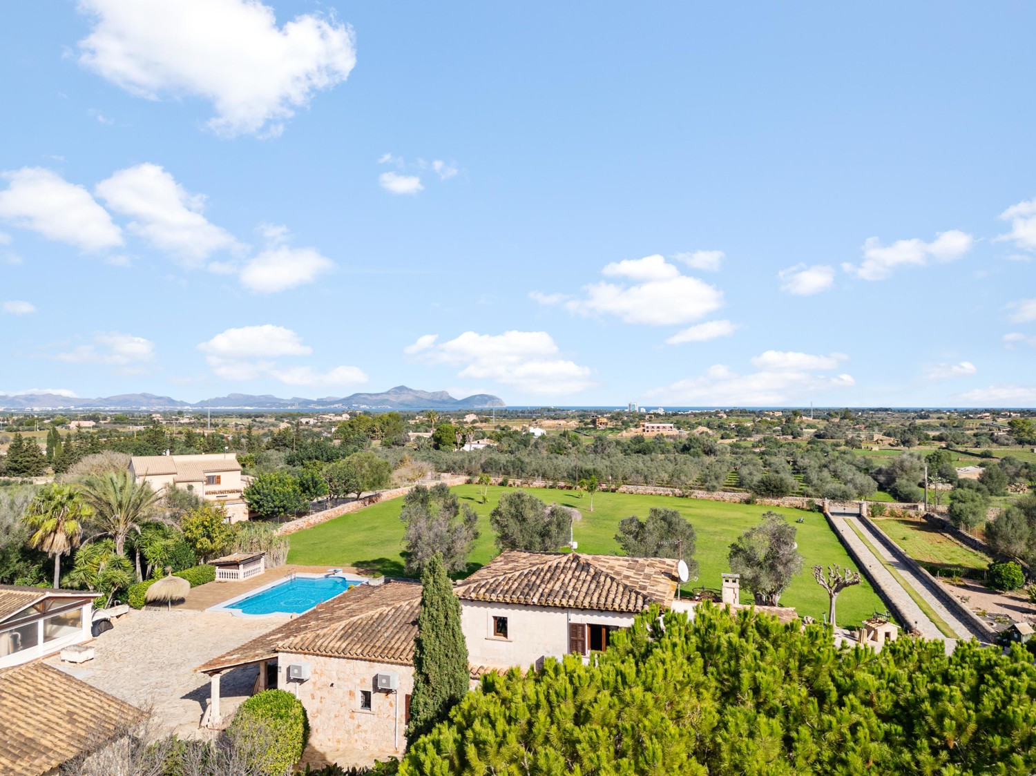 Finca-mit-Pool-bei-Santa-Margarita