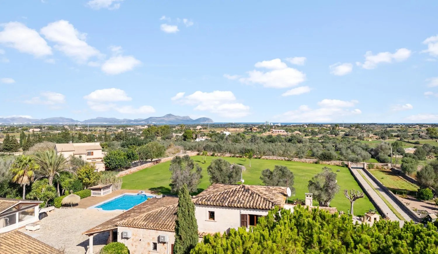 Finca-mit-Pool-bei-Santa-Margarita